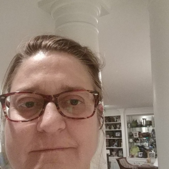 Meet your Posher, Ann - Picture 2 of 2